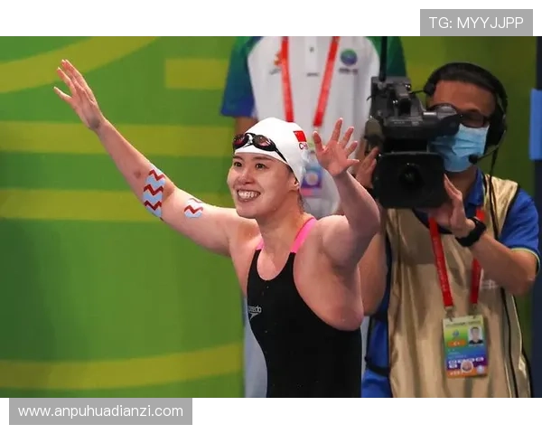 傅园慧训练完吃掉一整只烤鸭，教练在旁边看傻了